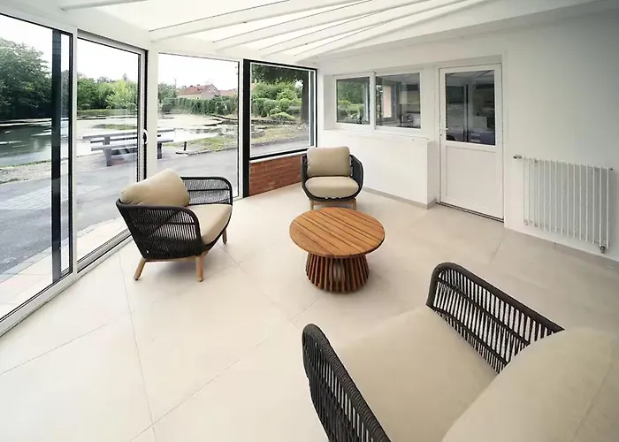 Casa vacanze Lovely In With Wifi Thun-Saint-Martin